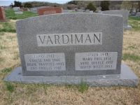 Pacific, Missouri - back of Larry's parent's gravestone with all their children listed