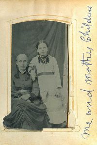 Elizabeth Virginia Hurt Childress (sitting) with her daughter
Dolly Ann Childress (standing)