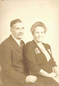 1943 Edward and Jessie Harris