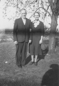 Porter Harris Singleton and his wife, Lula Cynthia Roberts Singleton